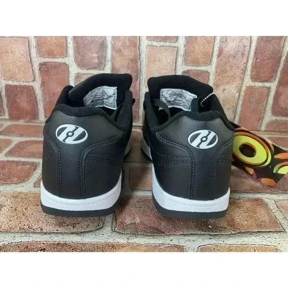 New Heelys Shoes Black And White Colorway sz 7 NWT