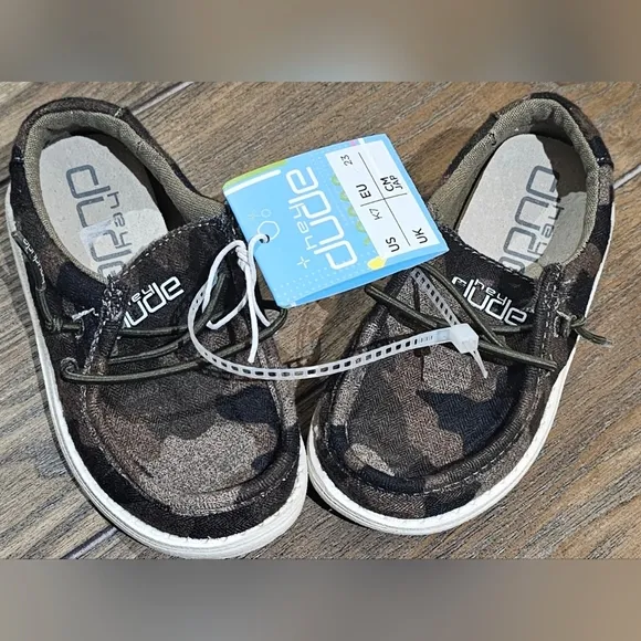 New Hey Dude Camo Slip-On Shoes size