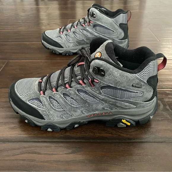 New in the box Merrill Moab 3 MID WP hiking shoes men’s size 12