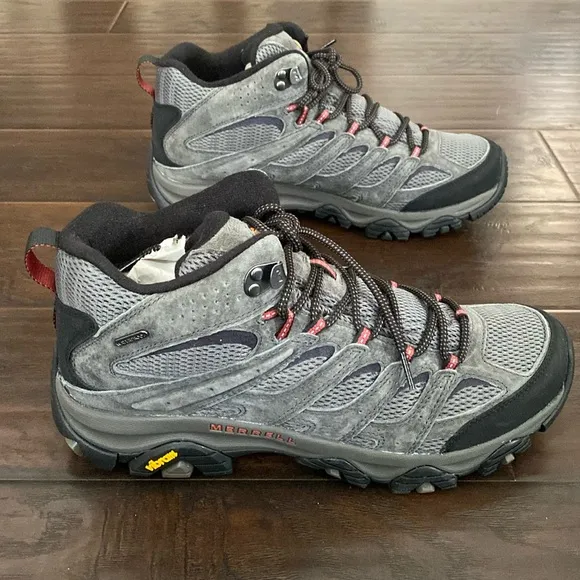 New in the box Merrill Moab 3 MID WP hiking shoes men’s size 12