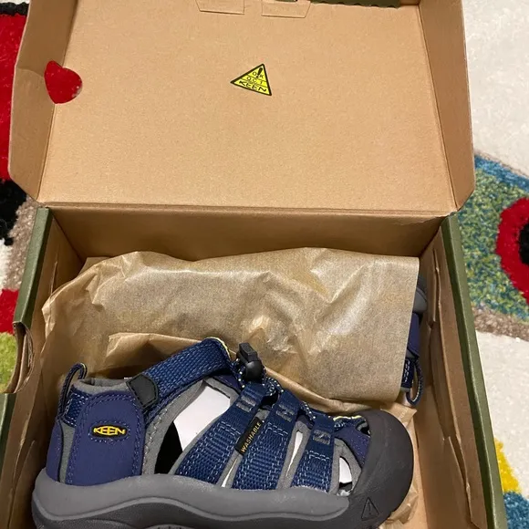 New KEEN Newport H2 Kids' Blue Depths Gargoyle hiking Sandals shoes
