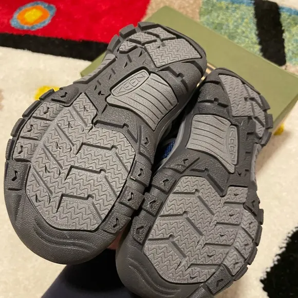 New KEEN Newport H2 Kids' Blue Depths Gargoyle hiking Sandals shoes