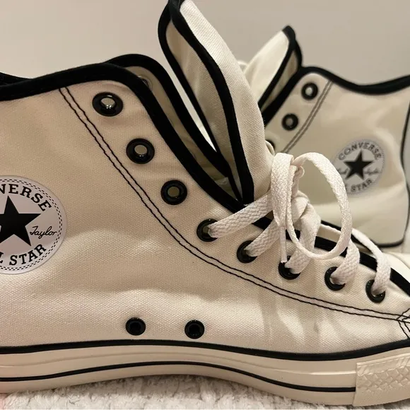 New! Men's Converse Chuck Taylor CTAS Top Shoes Sneakers. Super cute