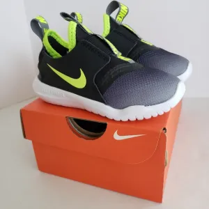 NEW Nike Flex Runner Smoke Grey Volt Black White Slip-on Shoes Toddler Kids 7c