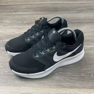 [New] Nike Run Swift 3 Size 7.5 Black/White DR2695 002