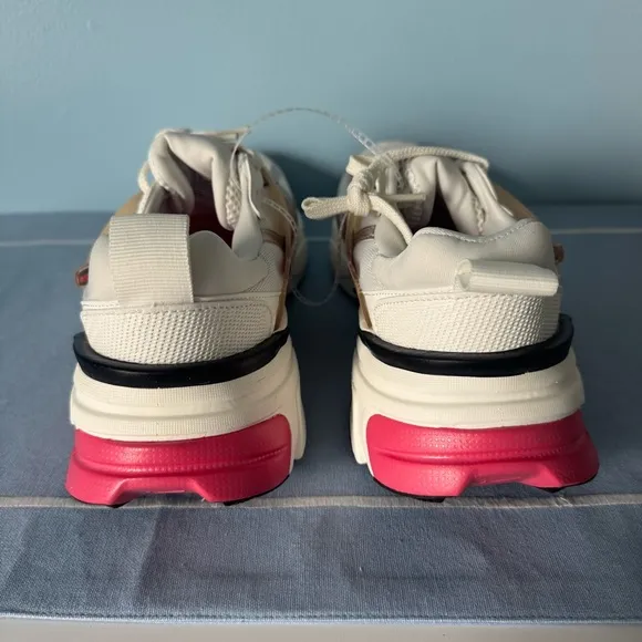 NEW Nike V2K Run Women’s Guava Ice/Aster Pink Sneakers