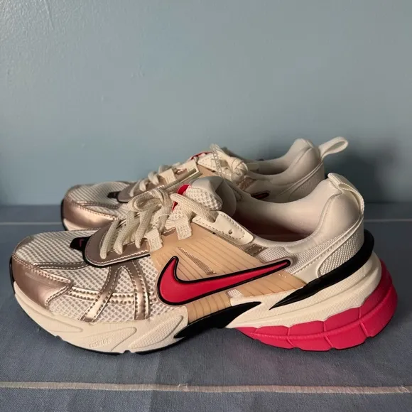 NEW Nike V2K Run Women’s Guava Ice/Aster Pink Sneakers