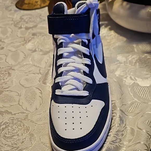 NEW   Nike YOUTH 6.5 Y Blue and White  High-Top Sneakers with Ventilated Toe Box