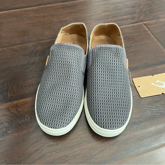 New Olukai Pehuea Gray Slip-On Shoes women’s size 6.5