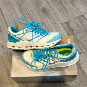 !!New!! On cloudnova z5 women's sneakers