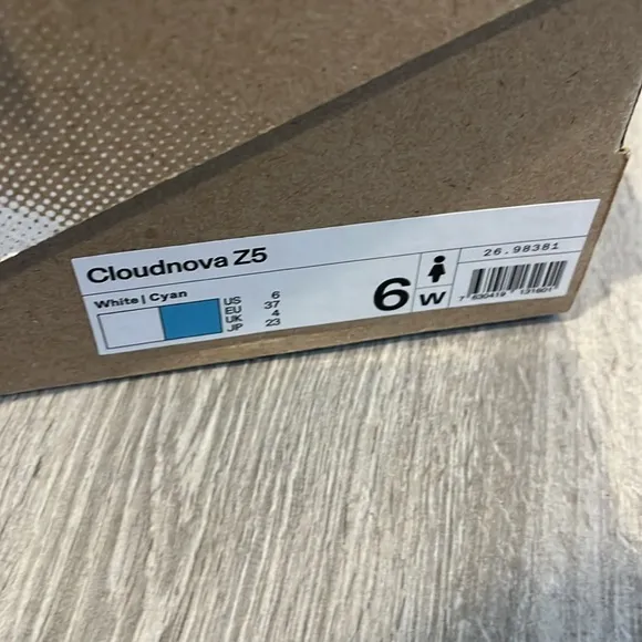 !!New!! On cloudnova z5 women's sneakers