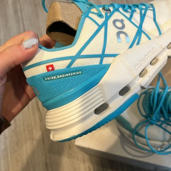 !!New!! On cloudnova z5 women's sneakers