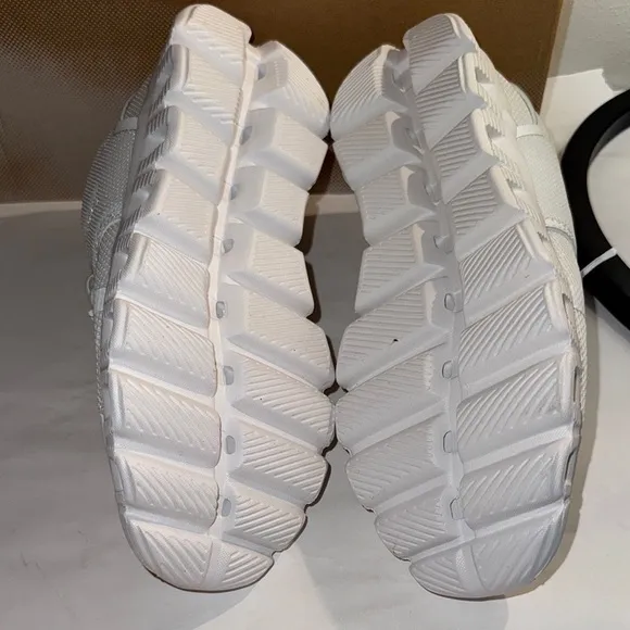 New On Running All White Sneakers Cloud 5 women’s size 8