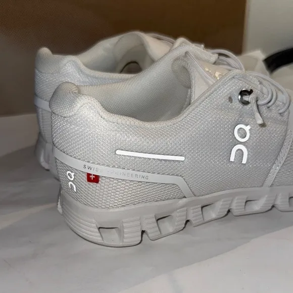 New On Running All White Sneakers Cloud 5 women’s size 8