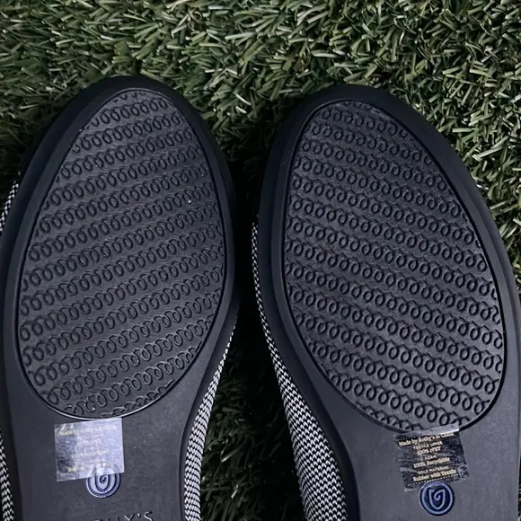 New Rothy’s “the flat” Grey Mist Captoe w/o box