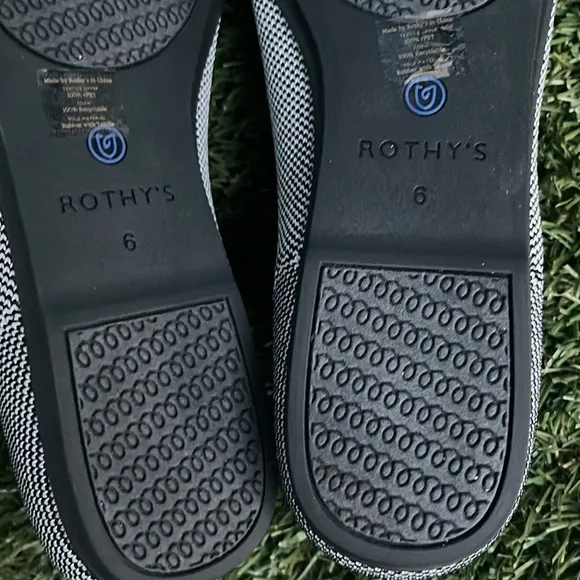 New Rothy’s “the flat” Grey Mist Captoe w/o box