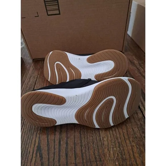 New Size 3 New Balance Black White Dynasoft Nergize V3 Slip On Athletic Sneakers