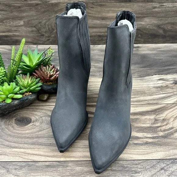 NEW Steve Madden 8M Terezza Grey Nubuck Pull On Pointed Toe Western Ankle Bootie