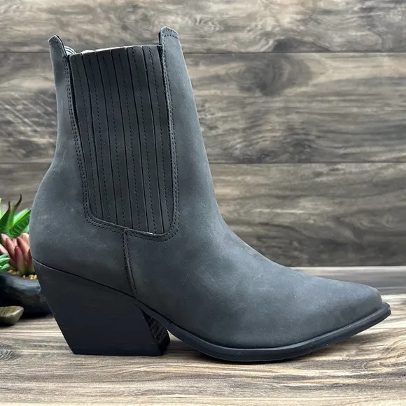 NEW Steve Madden 8M Terezza Grey Nubuck Pull On Pointed Toe Western Ankle Bootie