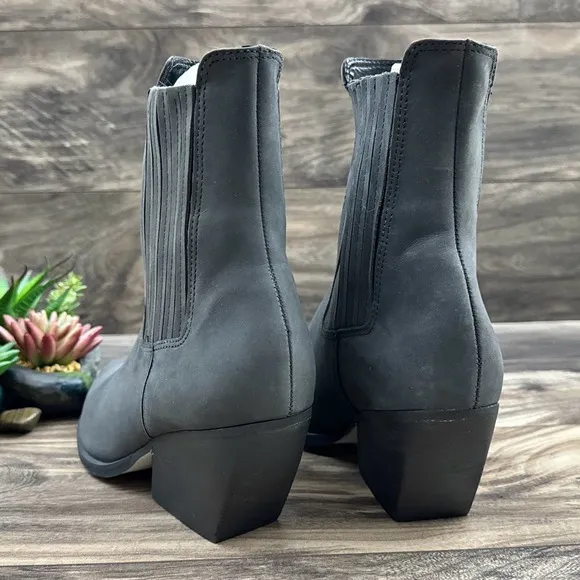 NEW Steve Madden 8M Terezza Grey Nubuck Pull On Pointed Toe Western Ankle Bootie