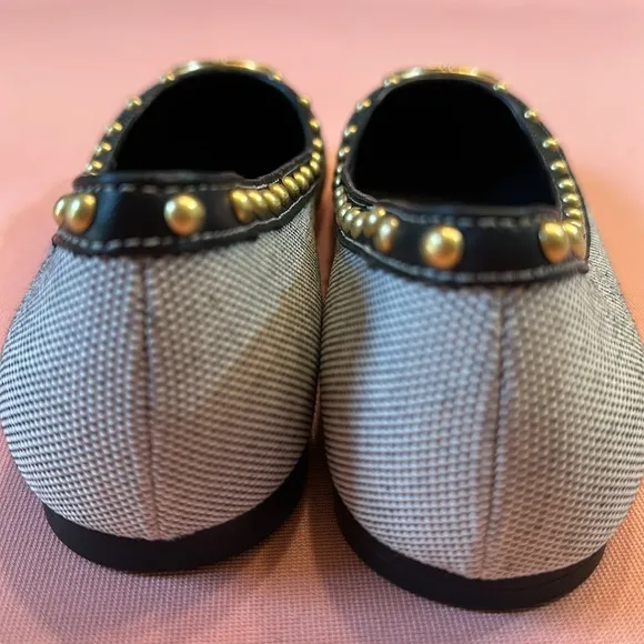 New Tory Burch Flat Shoes With Gold Logo. Size 7.