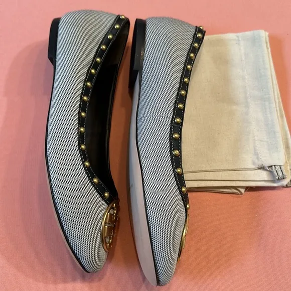 New Tory Burch Flat Shoes With Gold Logo. Size 7.