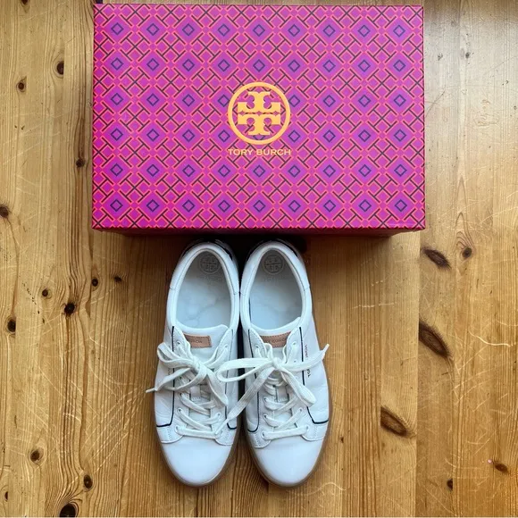 NEW Tory Burch Olive Gum Sole Court Sneaker Nappa Leather Snow White/ Royal Navy