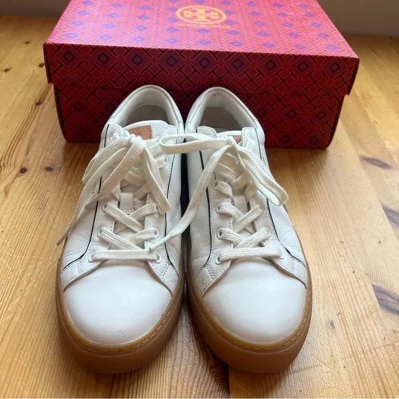NEW Tory Burch Olive Gum Sole Court Sneaker Nappa Leather Snow White/ Royal Navy