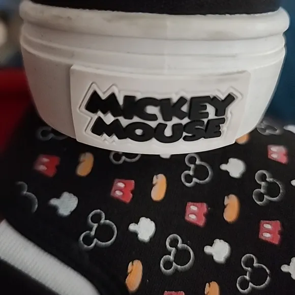 New Unisex Mickey Mouse Print Slip On Shoes Mens Size 11