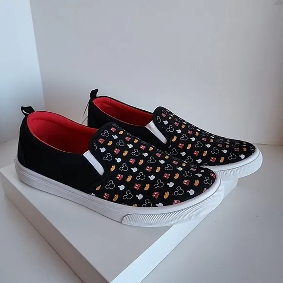 New Unisex Mickey Mouse Print Slip On Shoes Mens Size 11