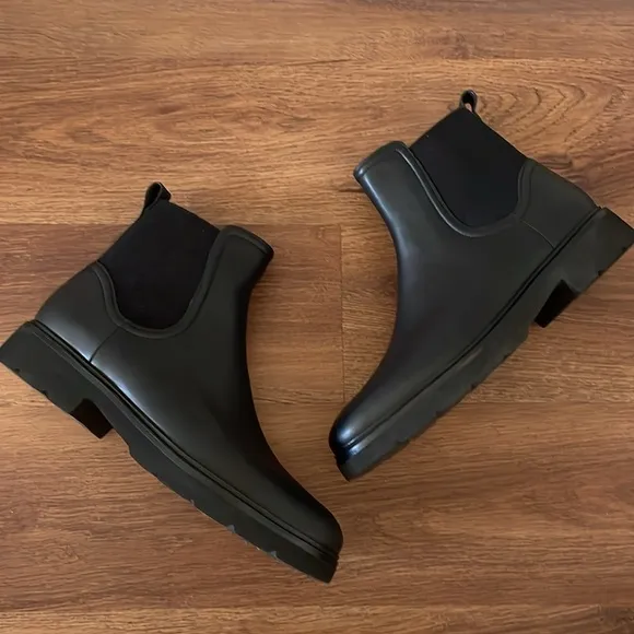 New Vince Rue Chelsea Boots