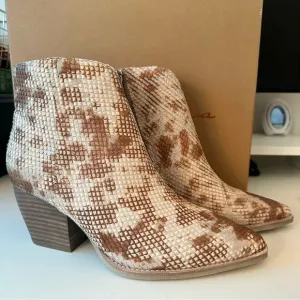 NEW Vintage Havana Real Fur Calf Hair Ankle Boots | Size 9