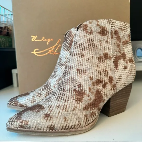 NEW Vintage Havana Real Fur Calf Hair Ankle Boots | Size 9