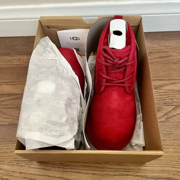 NEW w/Box UGG Kids Unisex nuemel ii Chukka Boot Samba Red Leather Suede Size 3