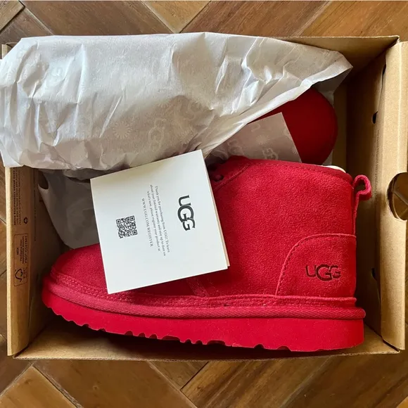 NEW w/Box UGG Kids Unisex nuemel ii Chukka Boot Samba Red Leather Suede Size 3