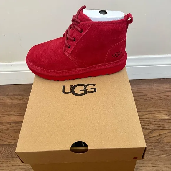 NEW w/Box UGG Kids Unisex nuemel ii Chukka Boot Samba Red Leather Suede Size 3