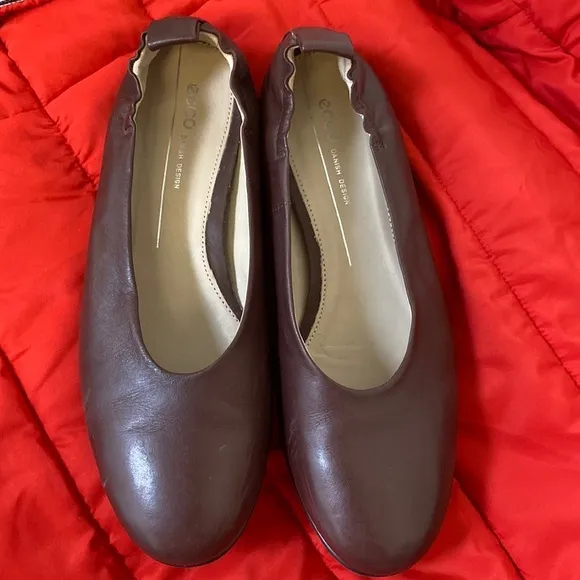 New Women's ECCO Chocolate Leather Anine Classic Ballet Flat Shoes Size 9