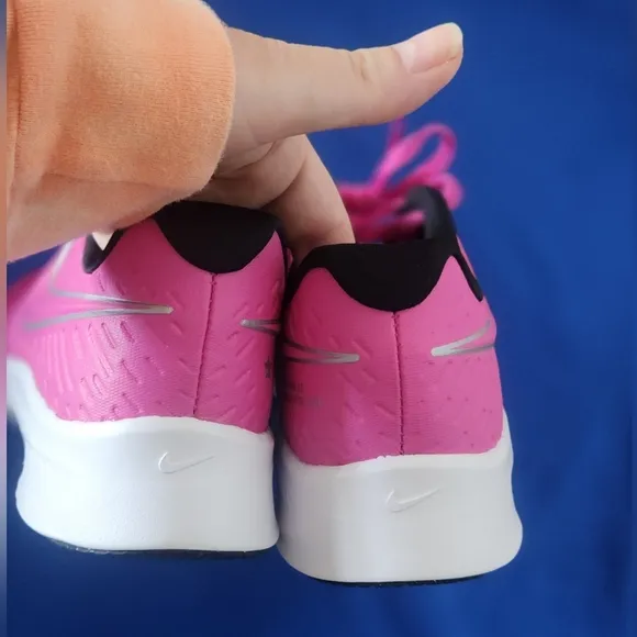NEW Youth Girls Running NIKE SNEAKERS