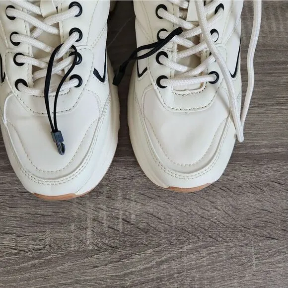 NEW ZARA WOMEN’S RUNNING ATHLETIC SNEAKERS SIZE US 7,5 EU 38 IVORY COLOR.