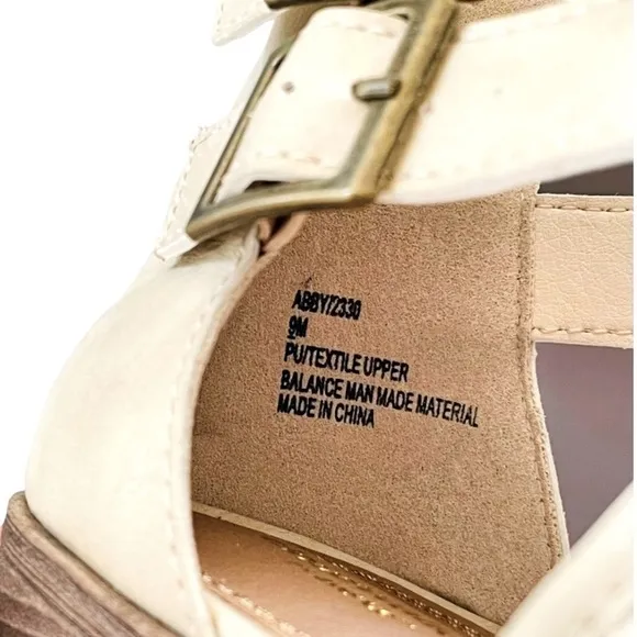 NIB AVENUE CLOUDWALKERS Abby Beige Block Heel Sandals Crochet Ankle Straps Shoes