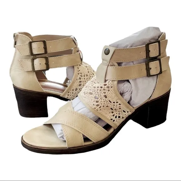 NIB AVENUE CLOUDWALKERS Abby Beige Block Heel Sandals Crochet Ankle Straps Shoes