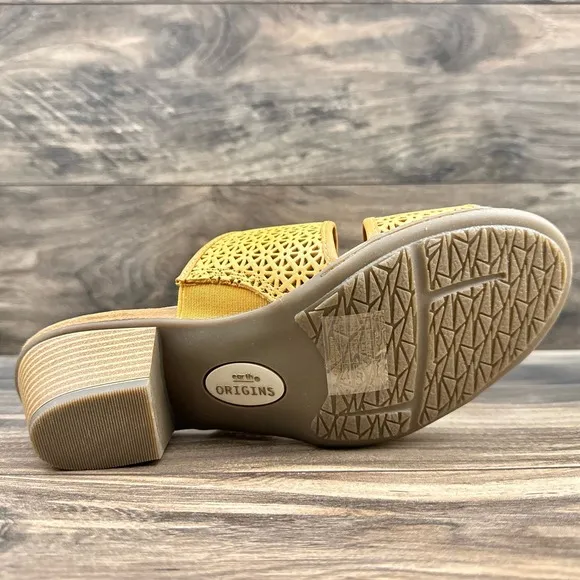 NIB Earth Origins Cayla 8.5W Slip On 2 Strap Leather Heeled Slide Sandals Yellow