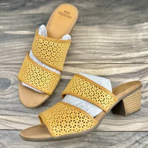 NIB Earth Origins Cayla 8.5W Slip On 2 Strap Leather Heeled Slide Sandals Yellow