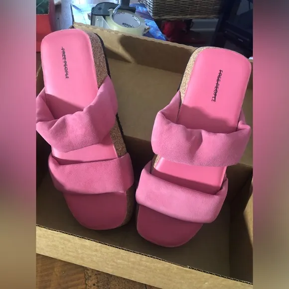 NIB Free People Fairmount Flared Flat Sandal in Pink - Size 11