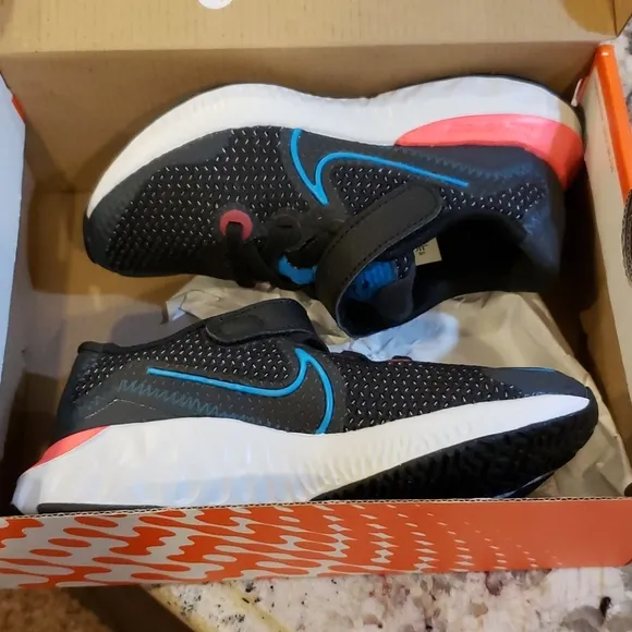 NIB Kids Nike Sneakers