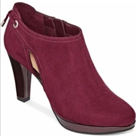 NIB Liz Claiborne Elsie women’s shooties in wine