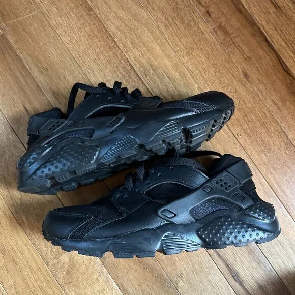 NIB Nike Air Huarache Run GS Triple‎ Black Sneakers 654275-016 Youth Sizes