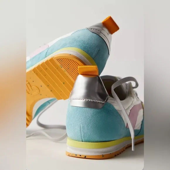 ▪️NIB Oncept Montreal Sneakers in Interstellar Multi