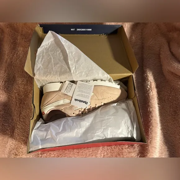 NIB Reebok Classic Leather Sneakers “Possibly Pink” Women’s 9.5
