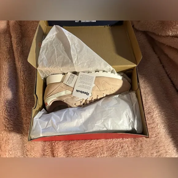 NIB Reebok Classic Leather Sneakers “Possibly Pink” Women’s 9.5